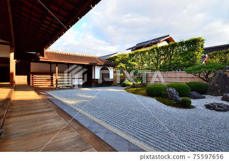 大德寺弘林院前花園照片 大德寺弘林院前花園照片 75597656