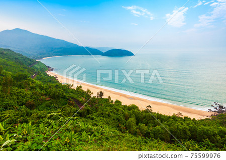Bay beach near Hai Van pass 75599976