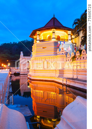 Sacred Tooth Relic Temple 75600728