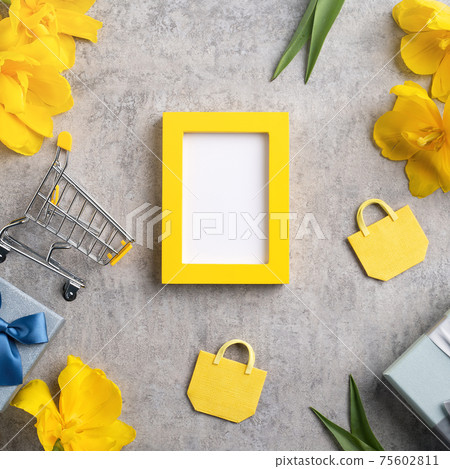 Mother's Day Bouquet Shopping Yellow Gray Mother's Day shopping 母の日 カーネーション Mother's Day Bouquet Shopping Yellow Gray Mother's Day shopping 母の日 カーネーション 75602811