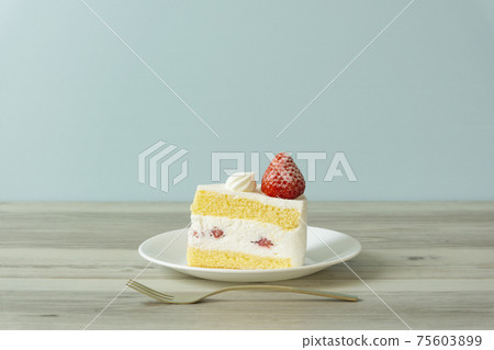 Strawberry shortcake on the table Strawberry shortcake on the table 75603899