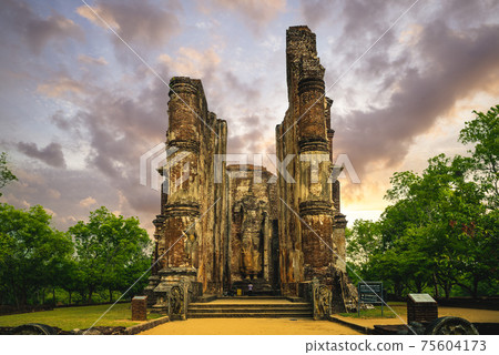 Buddha statue at Lankatilaka, polonnaruwa, sri lanka. An unesco world heritage site 75604173