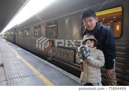 A fascinating transcontinental railroad trip that touches the majestic pioneering spirit of Australia, the Indian Pacific (Indi) A fascinating transcontinental railroad trip that touches the majestic pioneering spirit of Australia, the Indian Pacific (Indi) 75604409