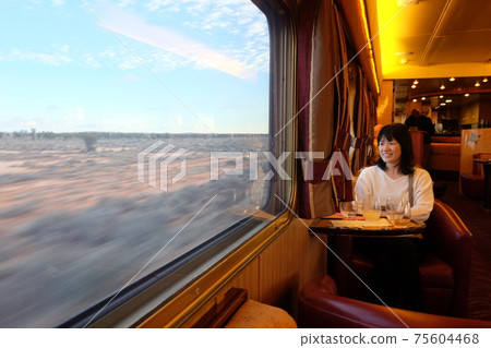 A fascinating transcontinental railroad trip that touches the majestic pioneering spirit of Australia, the Indian Pacific (Indi) 75604468