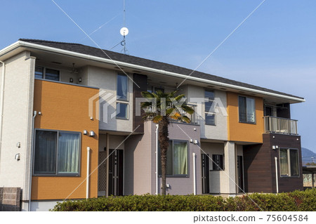 Exterior of the apartment 75604584