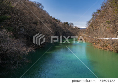 Sai River in early spring near Shinshu Shinmachi Kumejikyo Sai River in early spring near Shinshu Shinmachi Kumejikyo 75605322