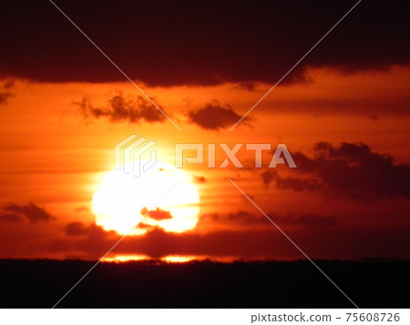 第一次日出 75608726