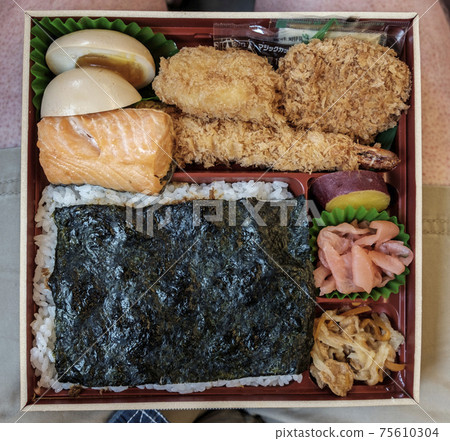 food, rice, sushi 75610304