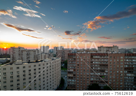 Delightful sunset in a Zelenograd residential area of Moscow, Russia 75612619