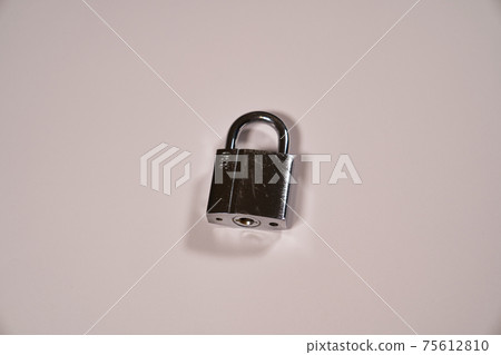 銀色金屬掛鎖 銀色金屬掛鎖 75612810
