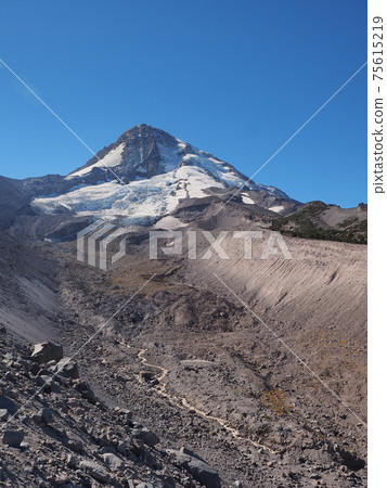 Mount Hood, Oregon. 75615219