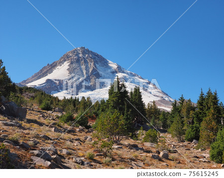 Mount Hood, Oregon. Mount Hood, Oregon. 75615245