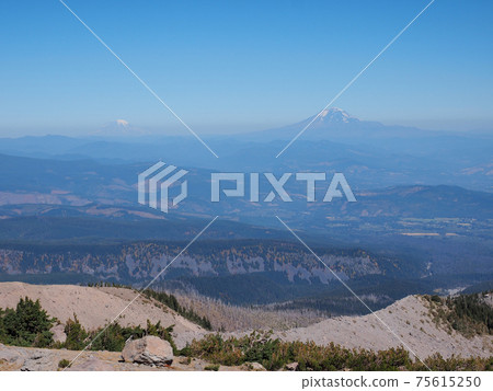 Mount Jefferson and Mount Rainier, Oregon. Mount Jefferson and Mount Rainier, Oregon. 75615250