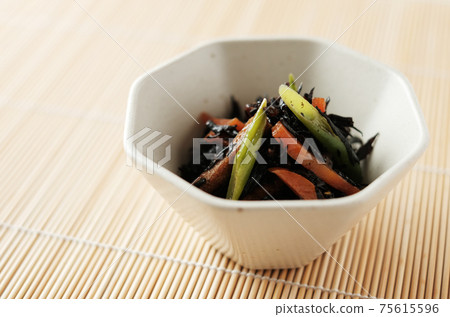 simmered hijiki  75615596