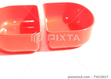 Partition in the lunch box 75619027