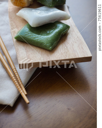 Korean traditional food, various rice cakes 75619611