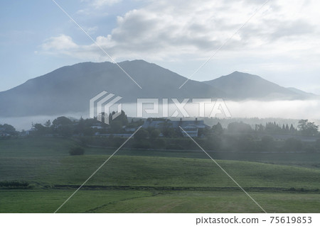 高原的早晨 75619853