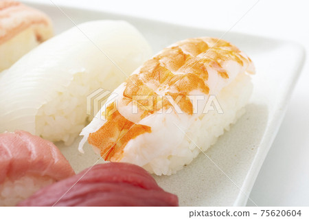 Sushi shrimp 75620604