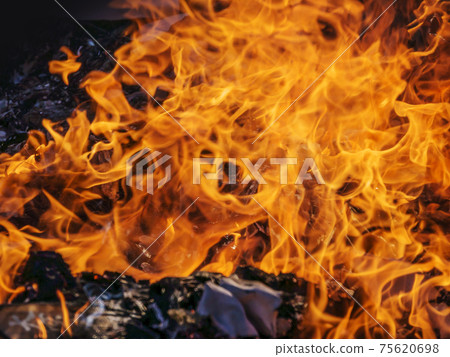 Flame, fire, fire, vigorous flame 75620698