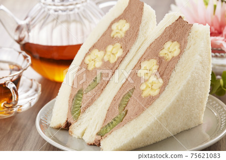 Fruit flower sandwich Fruit sandwich Fruit flower sandwich Fruit sandwich 75621083