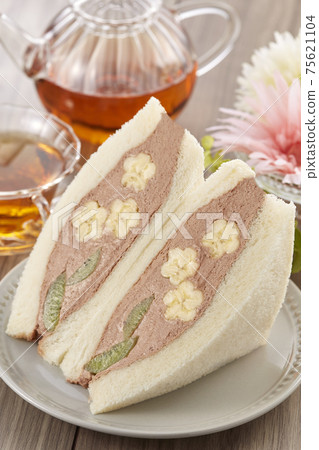 Fruit flower sandwich Fruit sandwich Fruit flower sandwich Fruit sandwich 75621104