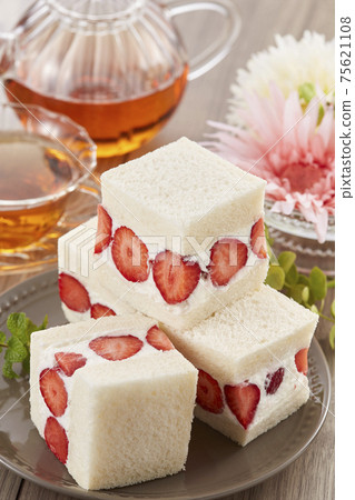 水果三明治，草莓奶油，立方體三明治 75621108
