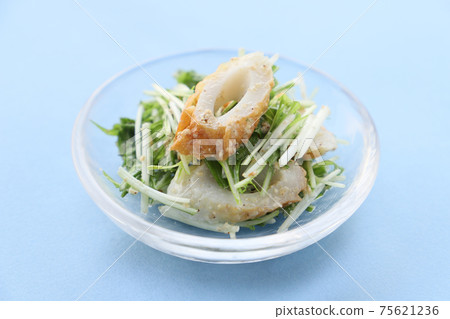 Mizuna and chikuwa with sesame mayonnaise 75621236