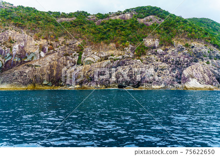 Wakamatsu Island Cruising [Shinkamigoto Town, Minamimatsuura District, Nagasaki Prefecture] 75622650