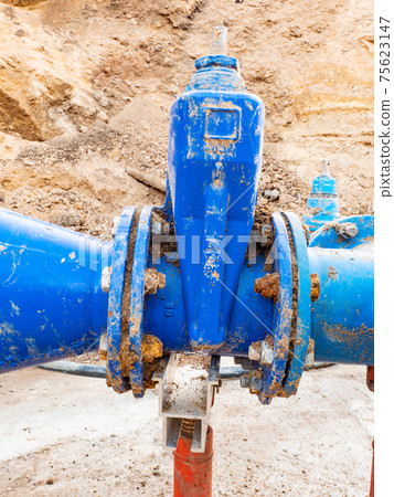 Potable water piping. Crossing the main branch of drinking water 75623147