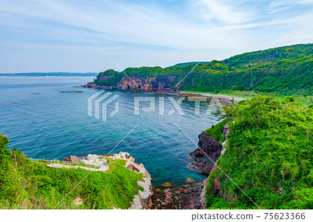 石川縣白井郡鹿町的金門風光 石川縣白井郡鹿町的金門風光 75623366