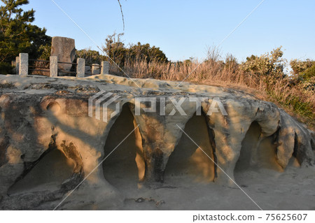 烏原烏托邦（Ubara Utopia），是這位弱勢女性公寓中Teijiro Shinoda的紀念碑 75625607