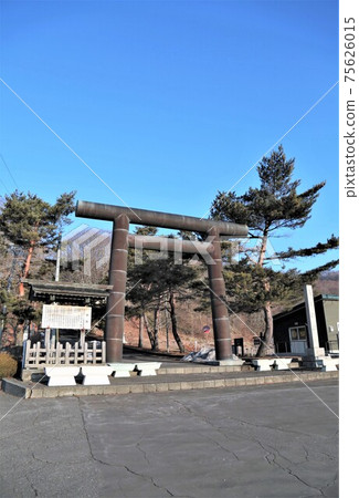 Yoshitsune Shrine（北海道Hiratori-cho） 75626015