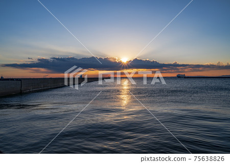Asahi seen from Higashi Ogishima East Park [Kawasaki City, Kanagawa Prefecture] 75638826