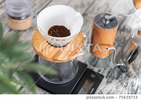 Coffee paper drip HARIO V60 heat-resistant glass dripper olive wood 75639733