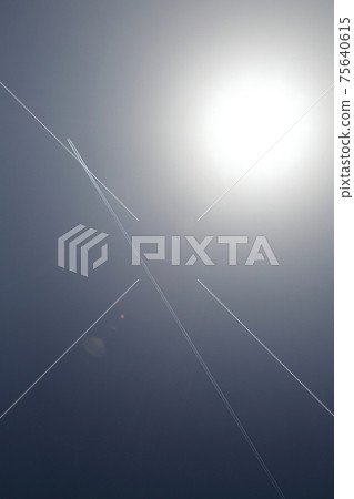 The sun and the airplane cloud The sun and the airplane cloud 75640615
