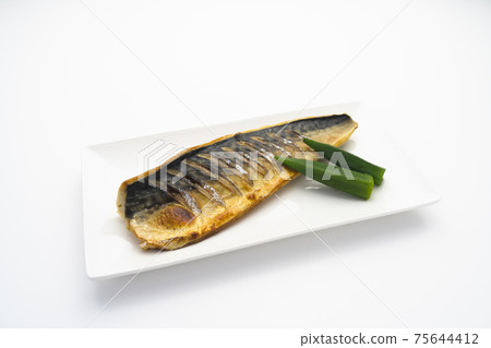 Salt-grilled mackerel Salt-grilled mackerel 75644412