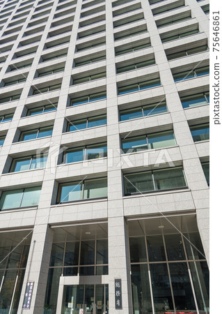 [The front entrance of the Ministry of Internal Affairs and Communications for the New Year when there are no people] 75646861