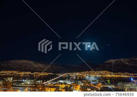 While waiting for the aurora to appear ... The city of Tromso and the aurora 75646930