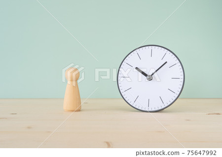 Lifespan | Human-shaped wooden objects and desk clocks Lifespan | Human-shaped wooden objects and desk clocks 75647992