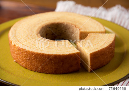 Bermkuchen 75649666