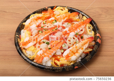 chirashi sushi  75650236