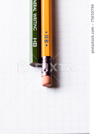 Project paper and HB pencil 75650799