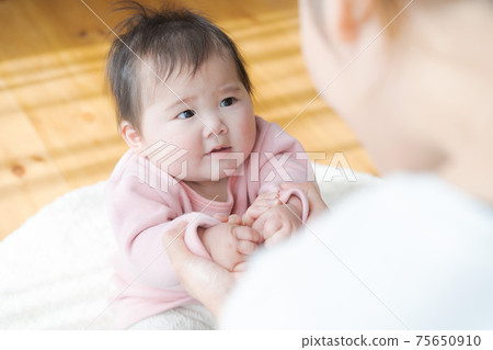 Baby 0 years old 75650910