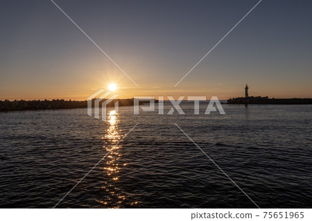 Sunrise scenery of fishing port 75651965