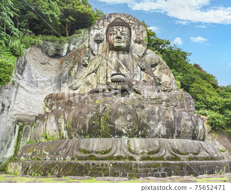 [Mt. Nokogiri, Chiba] The Great Buddha of Ruriko Nyorai, the largest Buddha of the cliffs in Japan, stands at Mt. 75652471