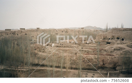 "Jiaohe Ruins" at the time of March 1991 (Western Turfan, Xinjiang Uygur Autonomous Region / People's Republic of China) 75652608