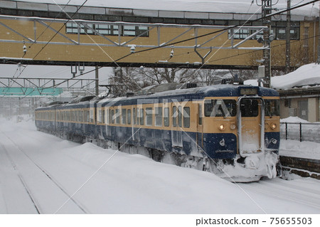 冬季北北信濃線115系列火車（長野⇔妙高高原） 75655503
