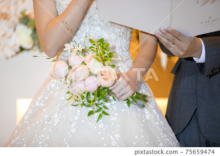 婚姻 75659474