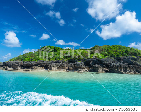 November "Tokujin Port", the entrance to Kudaka Island, Nanjo City, Okinawa 75659533