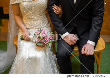 婚姻 75659678
